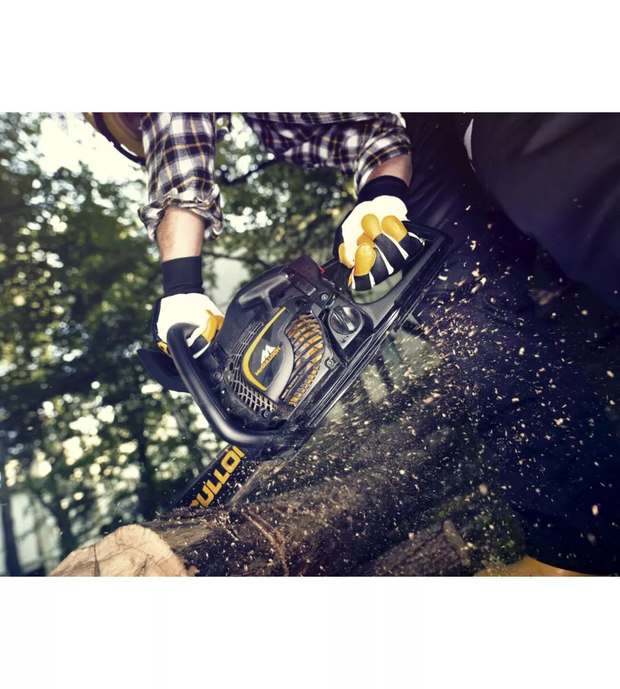 MOTOSEGA MCCULLOCH "CS 380" CON BARRA DA 35 CM - 1400 W.