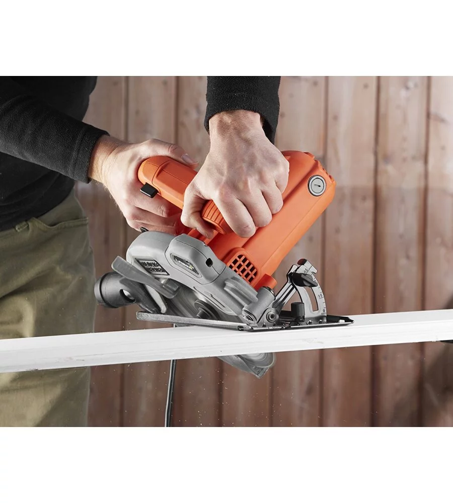 SEGA CIRCOLARE 1250 WATT CON GUIDA LASER - BLACK&DECKER CS1250L.