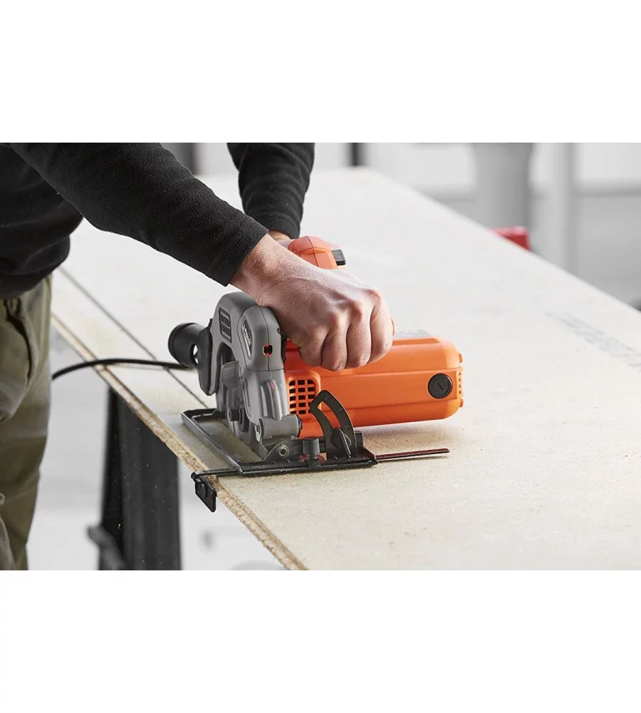 SEGA CIRCOLARE 1250 WATT CON GUIDA LASER - BLACK&DECKER CS1250L.