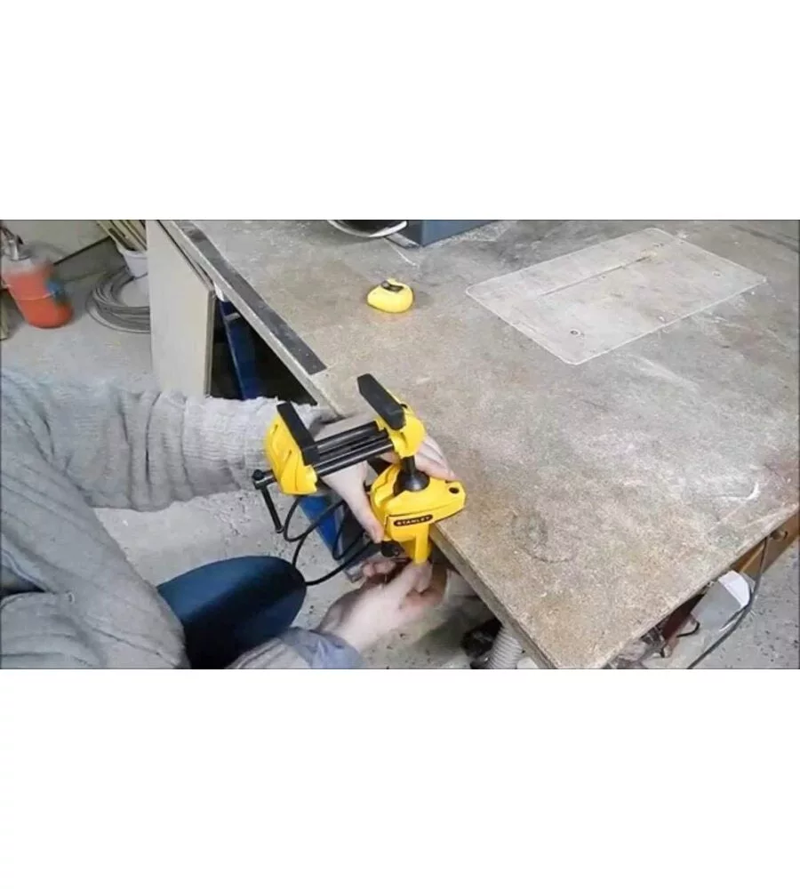 MORSA DA BANCO CON BASE REGOLABILE MULTIANGOLO 1-83-069 STANLEY