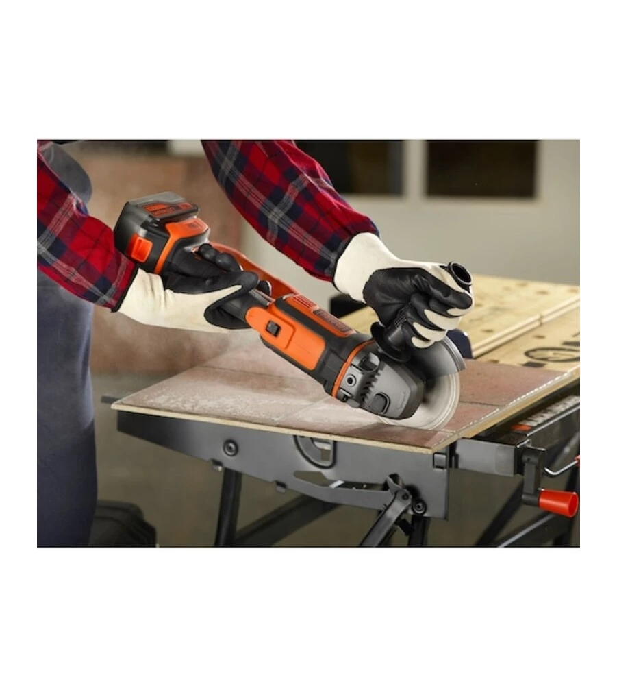 SMERIGLIATRICE ANGOLARE A BATTERIA BLACK+DECKER "BCG720M1-QW" DISCO 115/125 MM 18V 4AH + CARICABATTERIE RAPIDO 1 A + SOFT BAG