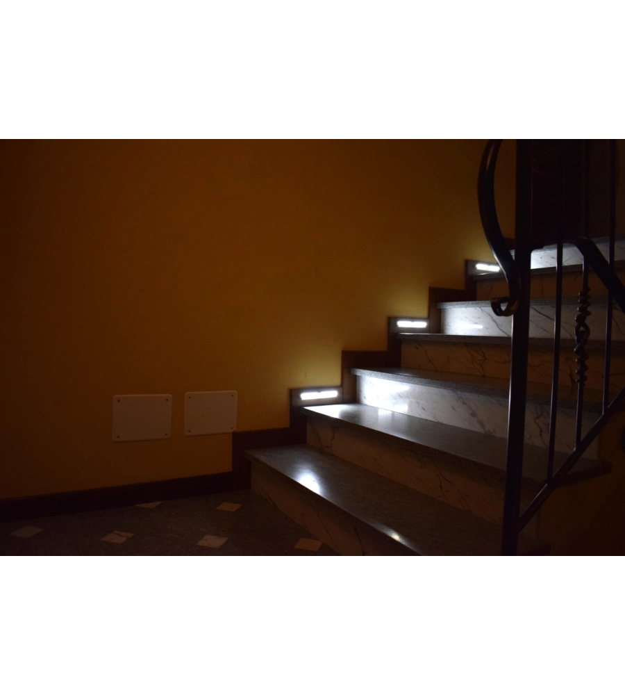 STICKY LIGHT LUCE 10 LED CON SENSORE DI MOVIMENTO