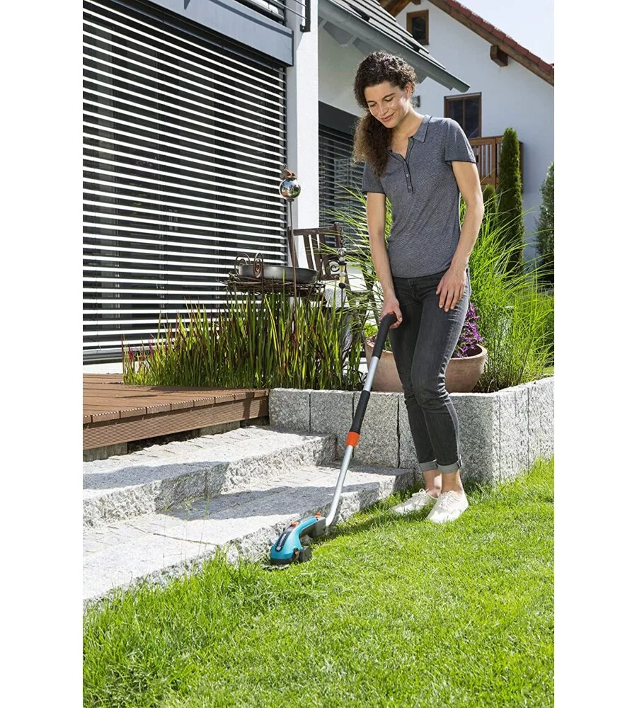 SET FORBICI PER ERBA A BATTERIA GARDENA "CLASSICCUT LI" CON RUOTE E MANICO 3,6V 2,5AH