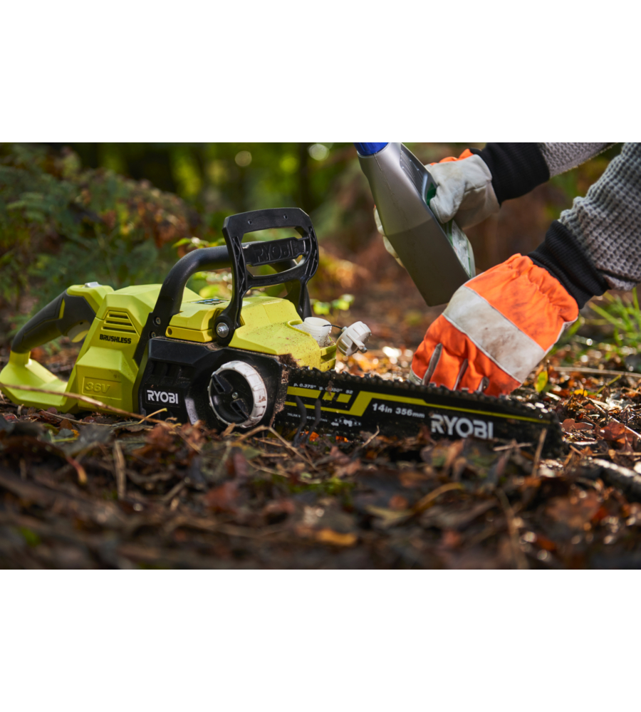MOTOSEGA A BATTERIA RYOBI "RY36CSX35A-0" BARRA OREGON 35 CM 36V BATTERIA 5AH INCLUSA