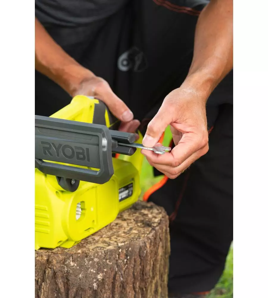 MOTOSEGA A BATTERIA RYOBI "RY18CS20A-0" BARRA 20 CM 18V, SOLO CORPO MACCHINA