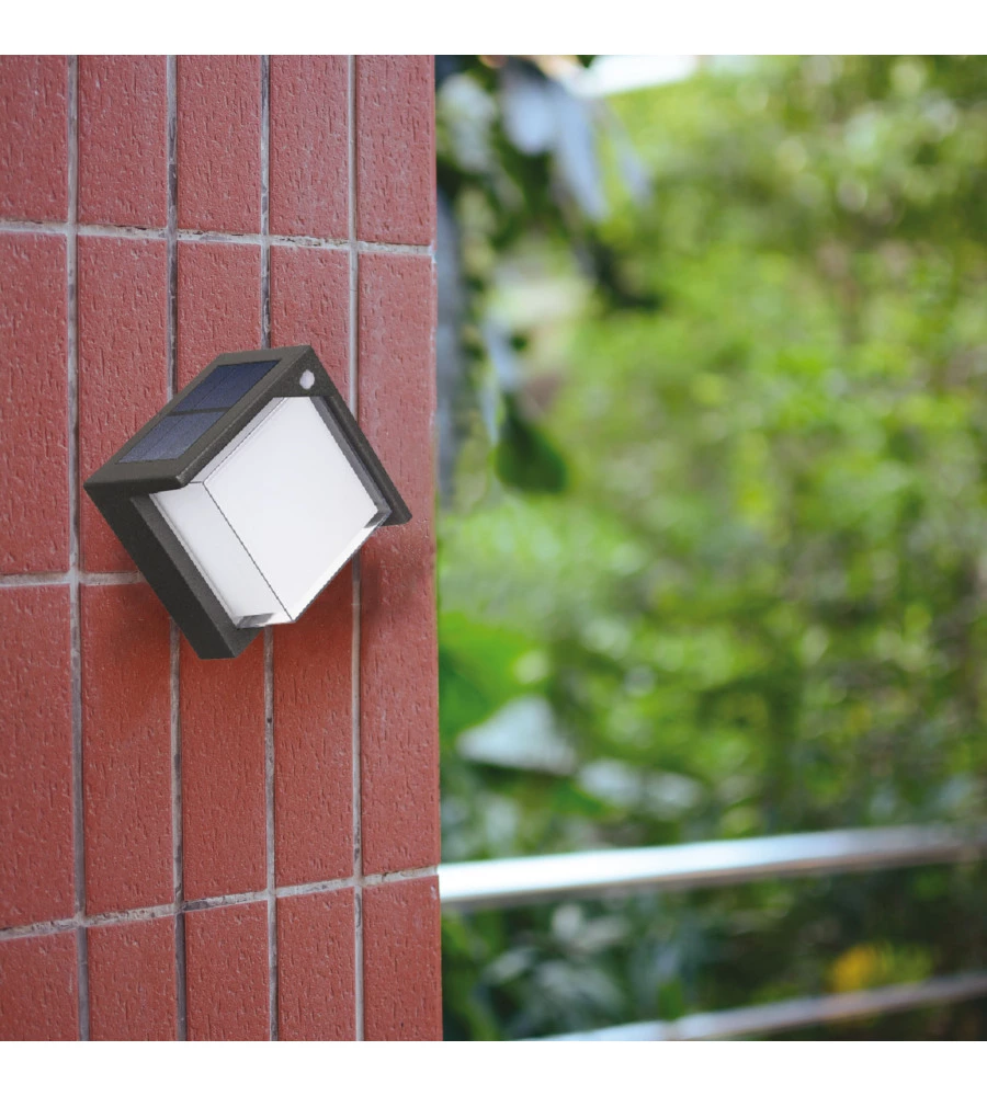 LAMPADA SOLARE LED CON SENSORE DI MOVIMENTO E CREPUSCOLARE - 3 MODALITA' DI LUCE