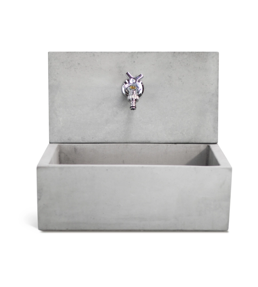FONTANA DA GIARDINO A MURO KAM "Q-MADRID" IN CALCESTRUZZO COLORE GRIGIO, 45X35X40,5 CM
