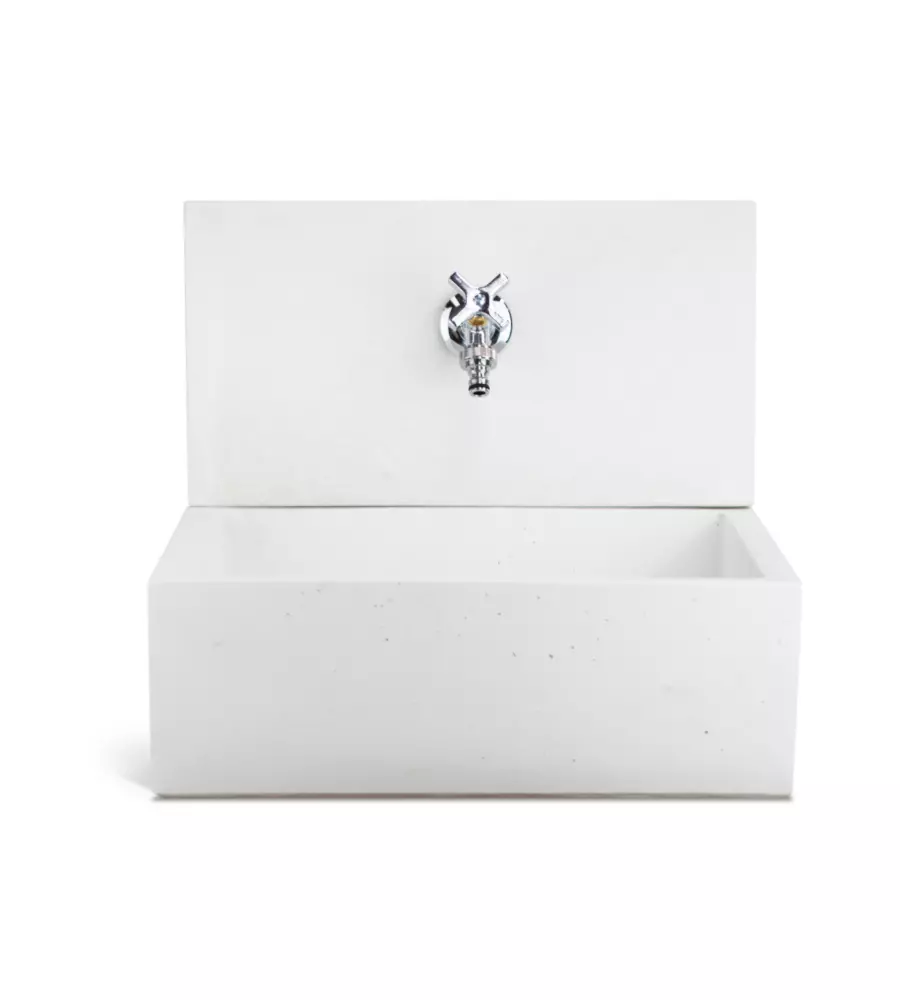 FONTANA DA GIARDINO A MURO KAM "Q-MADRID" IN CALCESTRUZZO COLORE BIANCO, 45X35X40,5 CM