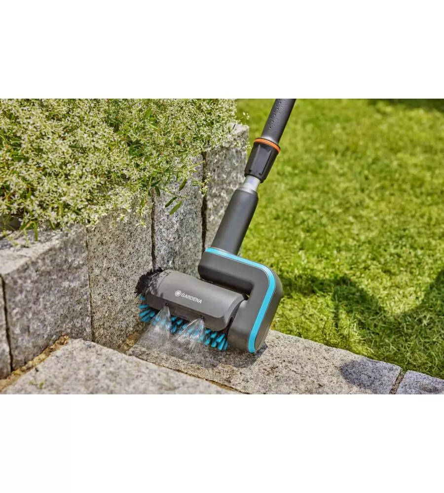 SPAZZOLA MULTIFUNZIONE A BATTERIA GARDENA "AQUABRUSH UNIVERSAL" 18V 2,5AH