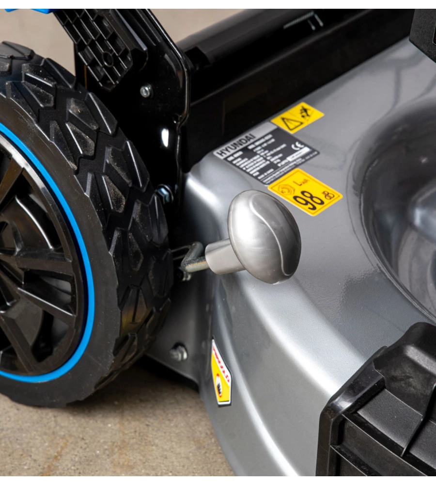TAGLIAERBA A SCOPPIO TRAZIONATO HYUNDAI "65830" TAGLIO DA 56 CM 4 T 224 CC