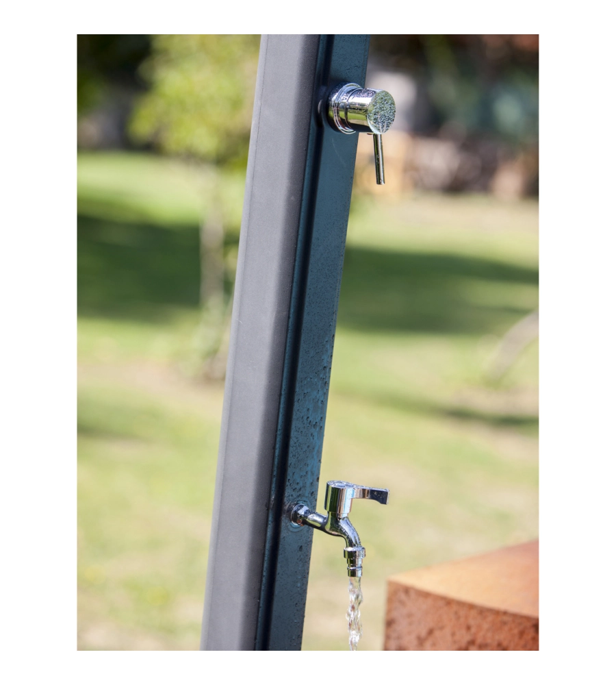 DOCCIA SOLARE PER GIARDINO GRE IN RESINA CON LAVAPIEDI 25 L - COD. SSR25