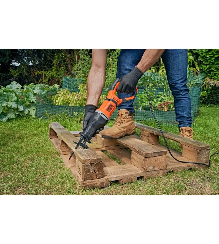 SEGA A GATTUCCIO ELETTRICA BLACK+DECKER "BES301-QS" LAMA 20MM 750W