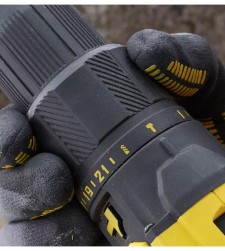 KIT VALIGETTA TRAPANO AVVITATORE A PERCUSSIONE A BATTERIA STANLEY FATMAX "SFMCD711D22-QW" 2 BATTERIE 18V 2AH