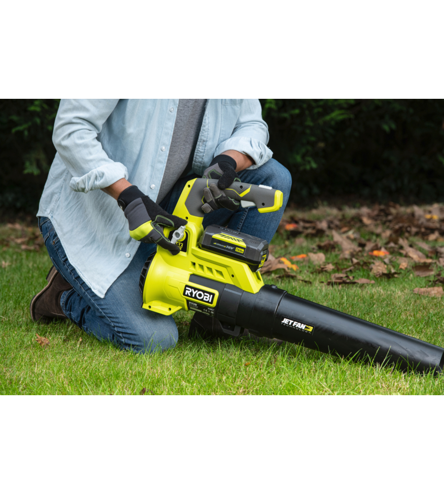 OUTLET - USATO PER PROVA - SOFFIATORE A BATTERIA CON TURBINA JET RYOBI "RY36BLA-0" SOLO CORPO MACCHINA 36V