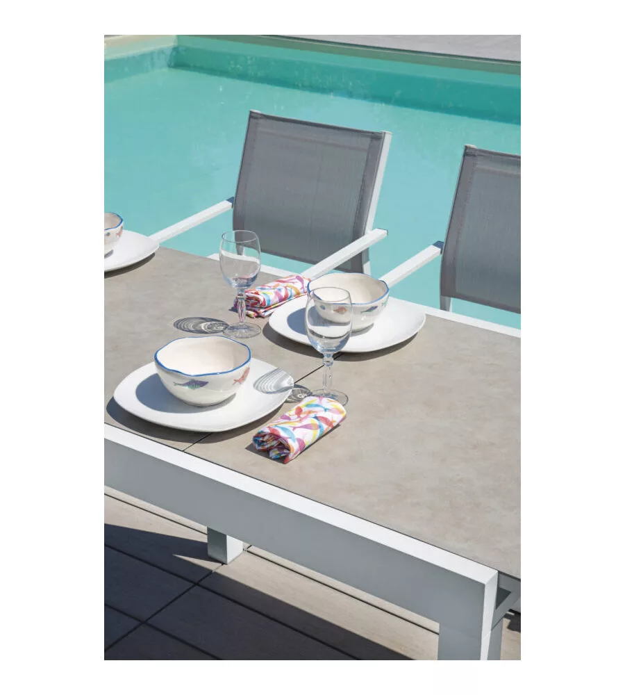 TAVOLO DA ESTERNO ALLUNGABILE SOLARIA "SPALATO" IN ALLUMINIO BIANCO E PIANO IN VETROCERAMICA 104/208X75X75 CM