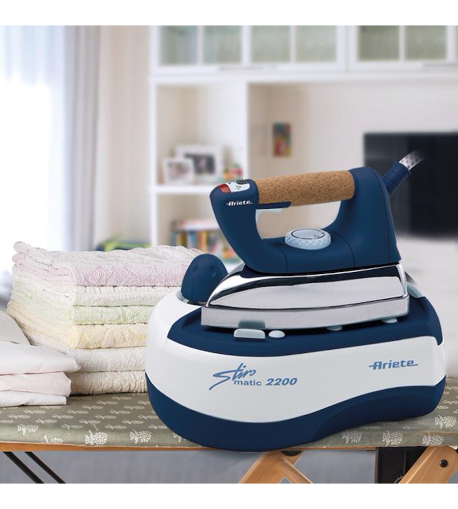 FERRO DA STIRO CON CALDAIA ARIETE 0,5 LT 2000W