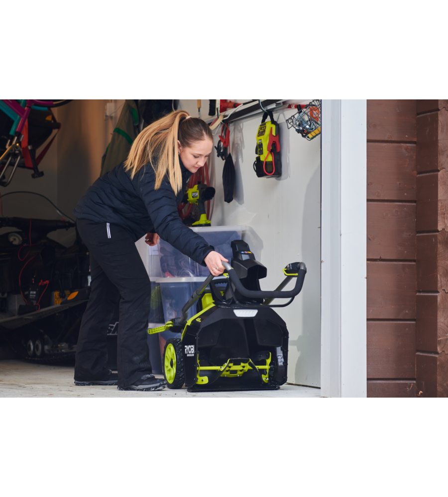 Spazzaneve a batteria Ryobi "RY18STX45A-240" 2 batterie 18V 4.0Ah e caricabatterie