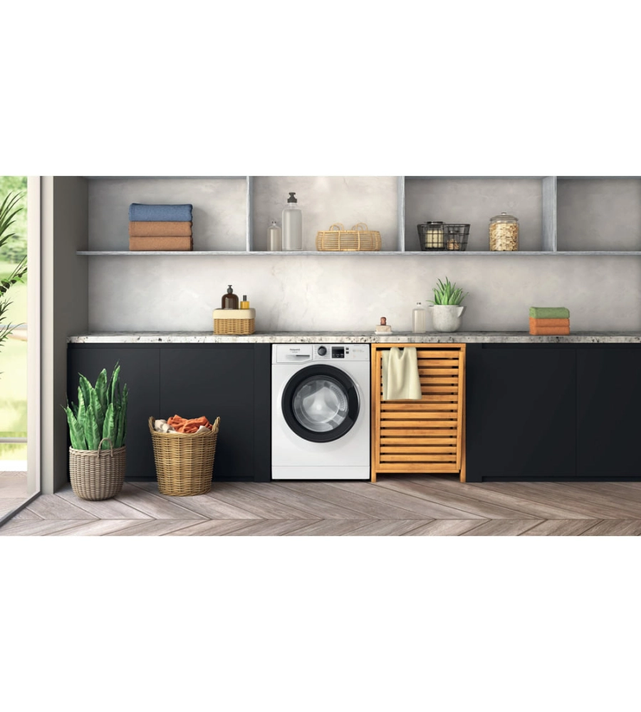 LAVATRICE A LIBERA INSTALLAZIONE HOTPOINT CARICO 7 KG - COD. NF746WK