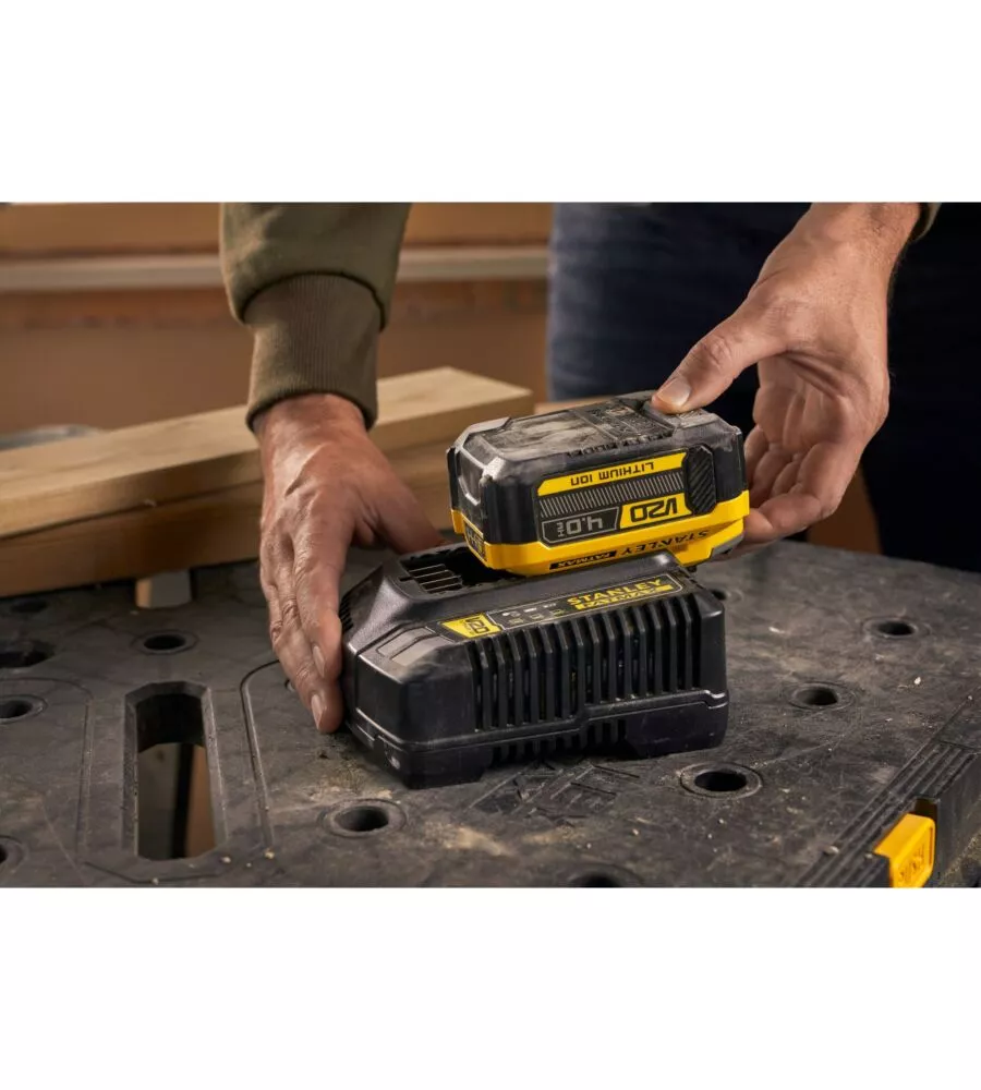 BATTERIA DI RICAMBIO STANLEY FATMAX 18V 4AH E CARICABATTERIE 4AH
