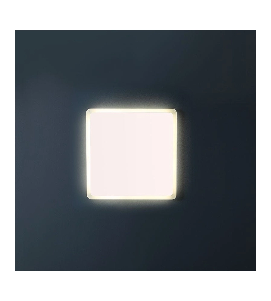 Specchiera quadrata stondata con led integrati 60x60 cm