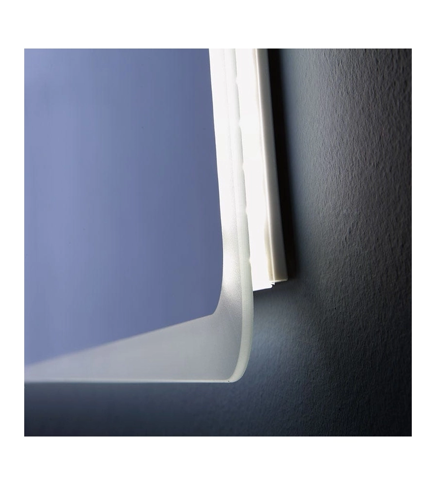 Specchiera rettangolare stondata con led integrati 120x60 cm