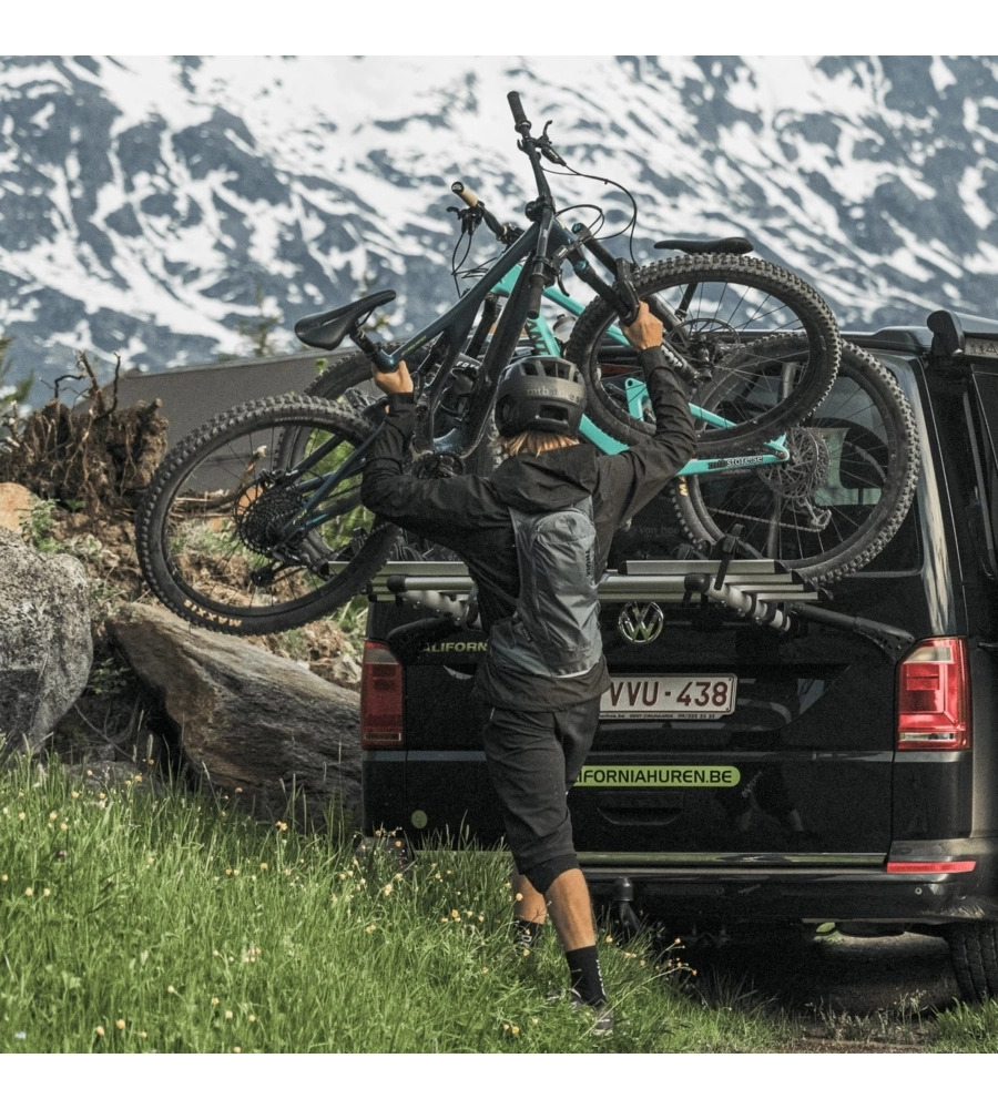 Portabici posteriore per auto Thule "Wanderway" 2 biciclette