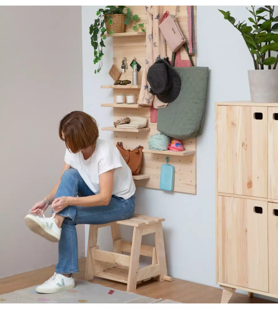 Sgabello con scaletta pieghevole