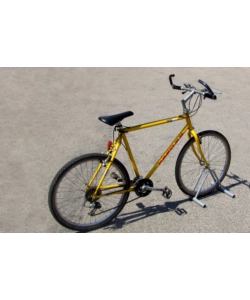 PORTABICI A PAVIMENTO COMPONIBILE