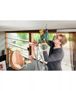 MARTELLO ELETTROPNEUMATICO UNIVERSAL "PBH 2100 RE" 550 WATT - BOSCH.