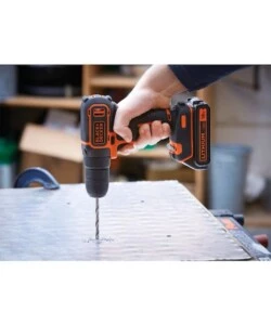 KIT VALIGETTA TRAPANO AVVITATORE A PERCUSSIONE A BATTERIA BLACK+DECKER "BDCHD18KB-QW" 2 BATTERIE 18V