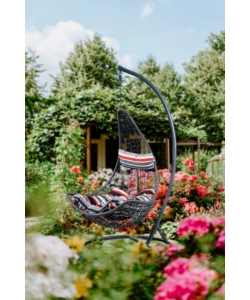 POLTRONA DA ESTERNO SOSPESA EUROGARDEN IN PE RATTAN CON STRUTTURA IN METALLO GRIGIO E CUSCINO A RIGHE, 120X195 CM