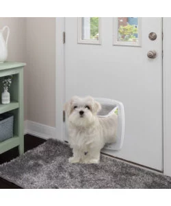PORTINA PER GRANDI GATTI E PICCOLI CANI FERPLAST "SWING 9" CON CHIUSURA 4 VIE, PROTEZIONE ARIA, CHIUSURA AMMORTIZZATA IN PLASTICA BIANCO 26,2X10,2X31,2 CM