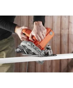SEGA CIRCOLARE 1250 WATT CON GUIDA LASER - BLACK&DECKER CS1250L.