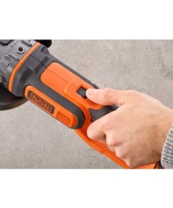 SMERIGLIATRICE ANGOLARE A BATTERIA BLACK+DECKER "BCG720M1-QW" DISCO 115/125 MM 18V 4AH + CARICABATTERIE RAPIDO 1 A + SOFT BAG