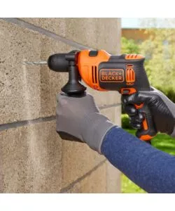 KIT VALIGETTA TRAPANO A PERCUSSIONE ELETTRICO BLACK+DECKER "BEH710K" 710 W