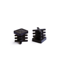 PUNTALI INTERNI ALETTATI QUADRI NERI 15 X 15 MM. 8 PZ.