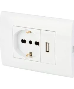KIT CON PRESA PLURISTANDARD E PRESA USB 2.1 A - POLY POOL