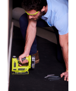 GRAFFATRICE R18ST50-0, SOLO CORPO MACCHINA BATTERIA NON INCLUSA - RYOBI