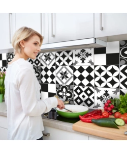 PARASCHIZZI ADESIVO IN PVC PIASTRELLE B&W, 260X60 CM