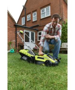 KIT TAGLIAERBA ELETTRICO RYOBI "RLM13E33S" TAGLIO 33CM 1300W+ TAGLIABORDI RYOBI "RLT2925" 25CM 290W