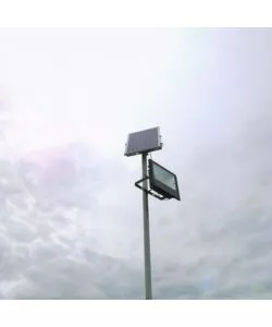 FARO LED CON TELECOMANDO E PANNELLO SOLARE 4000K, 50W