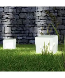 CUBO DECORATIVO PER ESTERNO CON ILLUMINAZIONE LED RGB E TELECOMANDO 40X40X40 CM