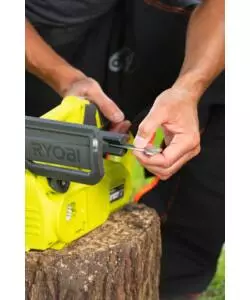 MOTOSEGA A BATTERIA RYOBI "RY18CS20A-0" BARRA 20 CM 18V, SOLO CORPO MACCHINA