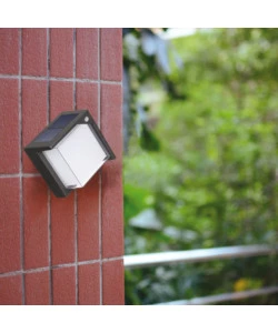 LAMPADA SOLARE LED CON SENSORE DI MOVIMENTO E CREPUSCOLARE - 3 MODALITA' DI LUCE