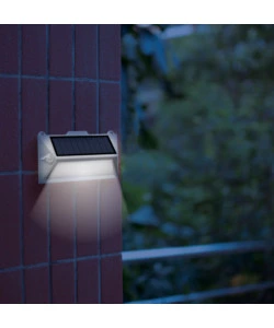 LANTERNA SOLARE LED CON DOPPIO SENSORE DI MOVIMENTO E CREPUSCOLARE - 18 LED