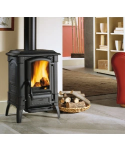 STUFA A LEGNA LA NORDICA + EXTRAFLAME "GIULIETTA" NERO 6,5 KW