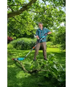 POTATORE A CATENA TELESCOPICO A BATTERIA GARDENA "TCS 20" BARRA 20 CM 18V, SOLO CORPO MACCHINA