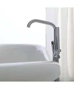 VASCA DA BAGNO "CAREZZA" BIANCA, 167X75,2X64,3 CM