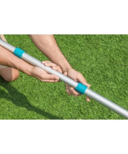 ASTA TELESCOPICA PER PULIZIA PISCINA BESTWAY 2,41 MT