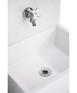 FONTANA DA GIARDINO A MURO KAM "Q-MADRID" IN CALCESTRUZZO COLORE BIANCO, 45X35X40,5 CM